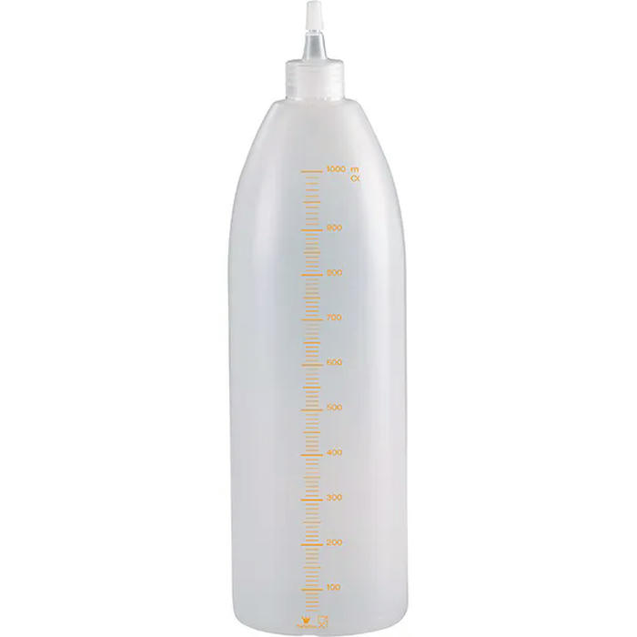Бутылка мерная с носиком полиэтилен 1л D=8,H=29см матовый
